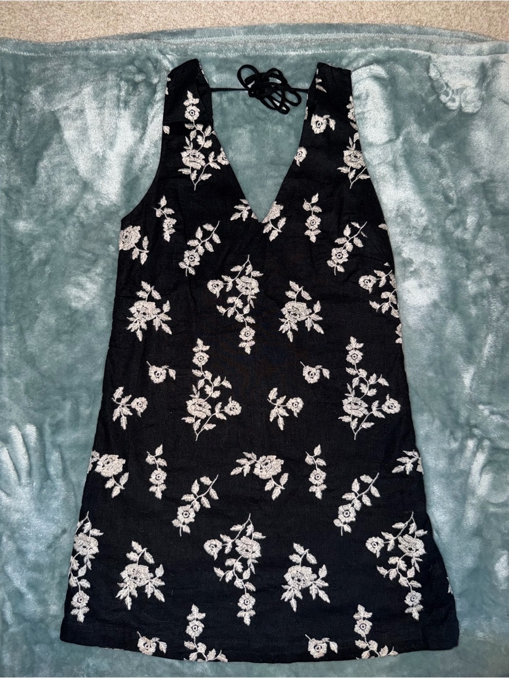 Abercrombie & Fitch Black Floral V-Neck Mini Dress